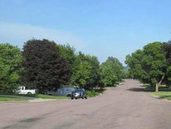 2nd image of 822 Skaro St