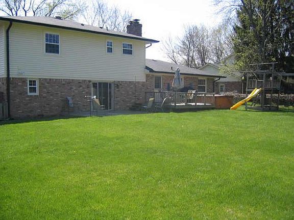 2nd image of 7238 N Creekside Ln