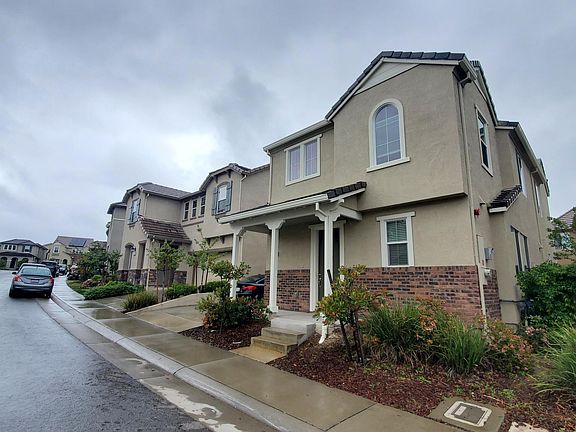 2nd image of 1612 Viburnum Ln