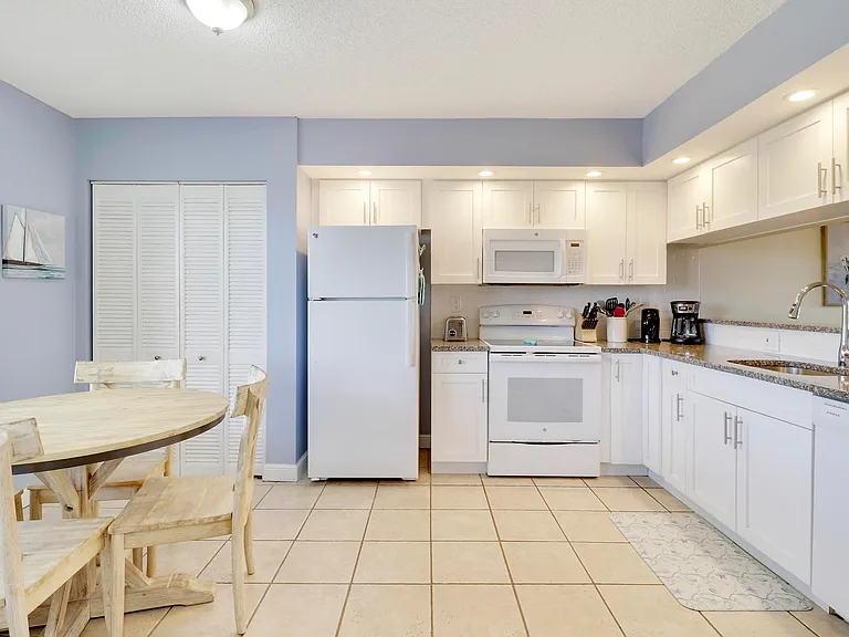 275 Palm Ave #A302 — Photo 16