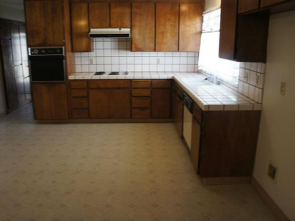 2nd image of 119 S Sherman Ave