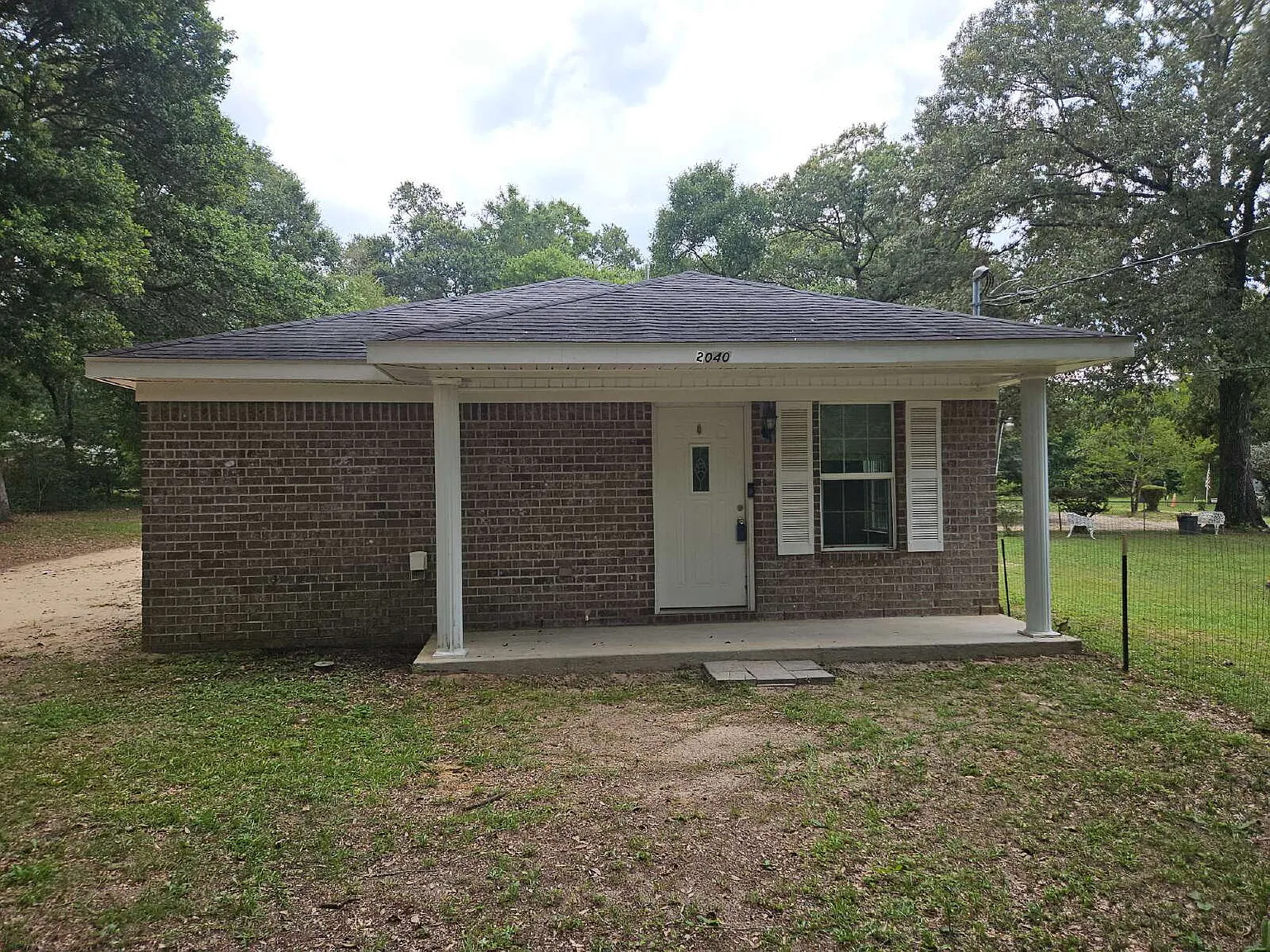 3 bed, 2.0 bath, 1161 sqft, $1,575 — Photo 1