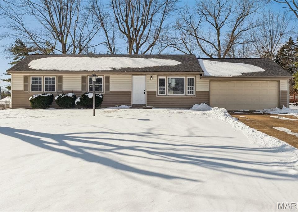 1st image of 10008 Meadowfield Ln