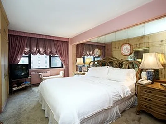 Sold by Corcoran | media 22