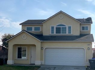 13039 Sunset St, Parlier, CA 93648