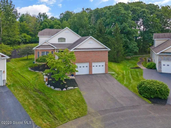 8 Guilder Court, Loudonville, NY 12211