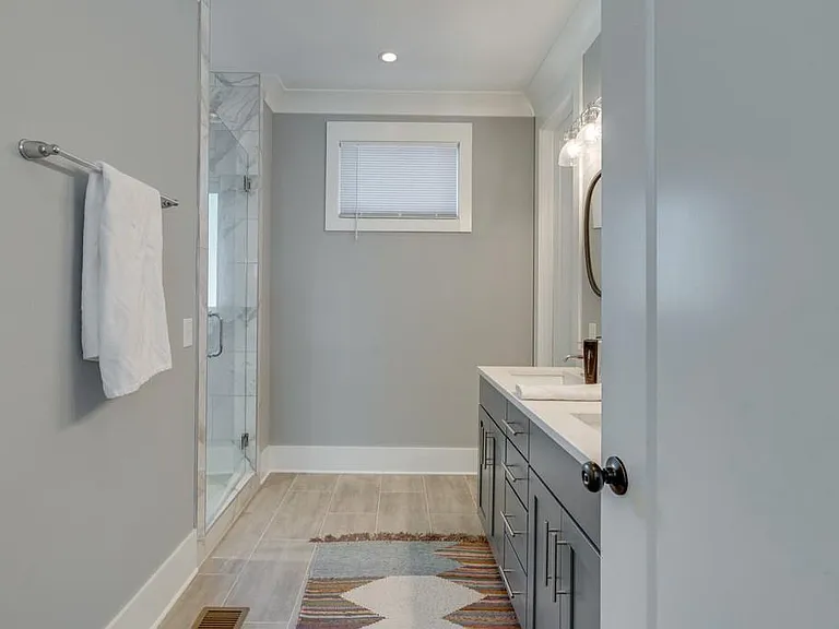 1011B S Douglas Ave — Photo 21