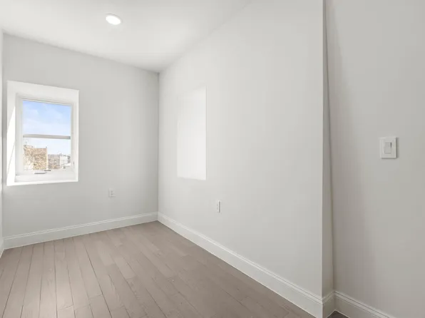 133 Clifton Place image 12 of 20