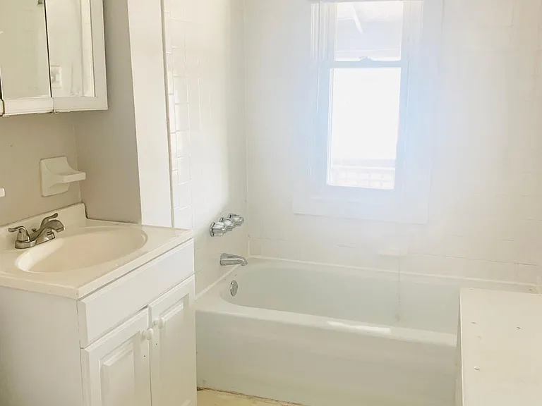 1646 Beechwood Ave #7 — Photo 8