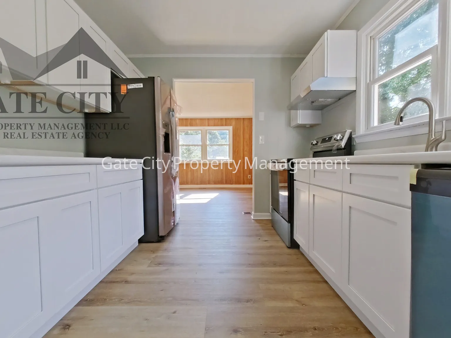 3 bed, $1,425 — Photo 2