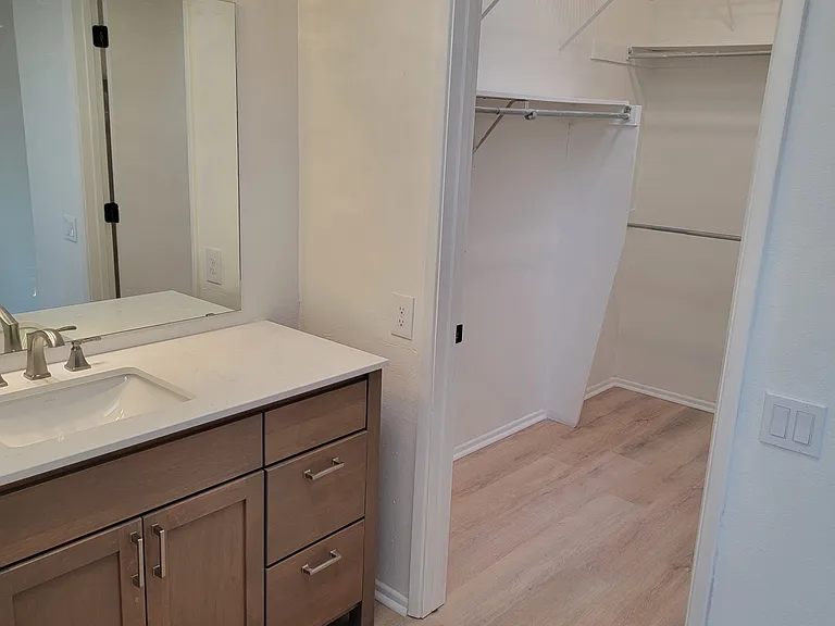 1625 W Calle Hacienda — Photo 12