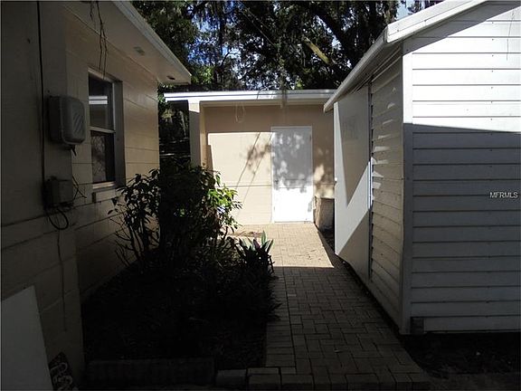 2nd image of 1505 Oleander Pl S