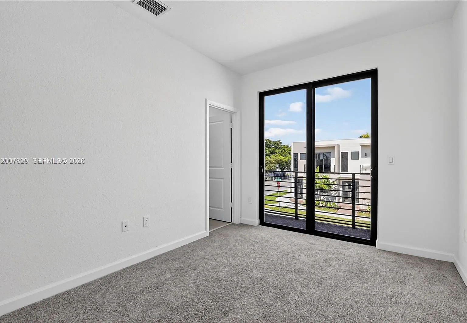 4 bed, 1436 sqft, $3,300 — Photo 4