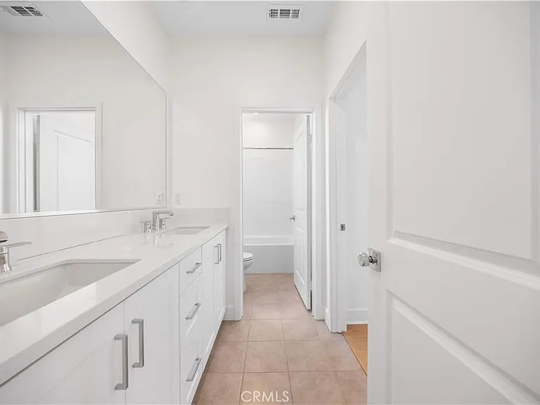 1221 Windmill Ln — Photo 22