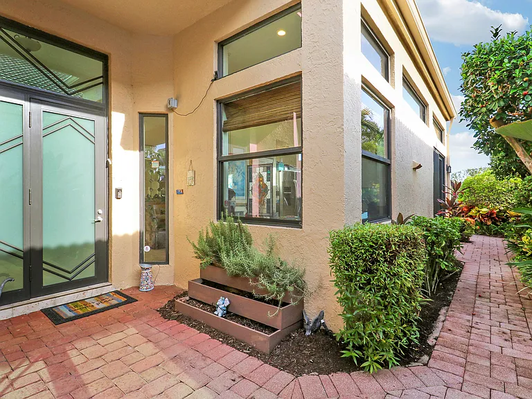 210 Coral Cay Ter — Photo 12