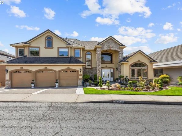 9337 SE Pennington Ct, Happy Valley, OR 97086