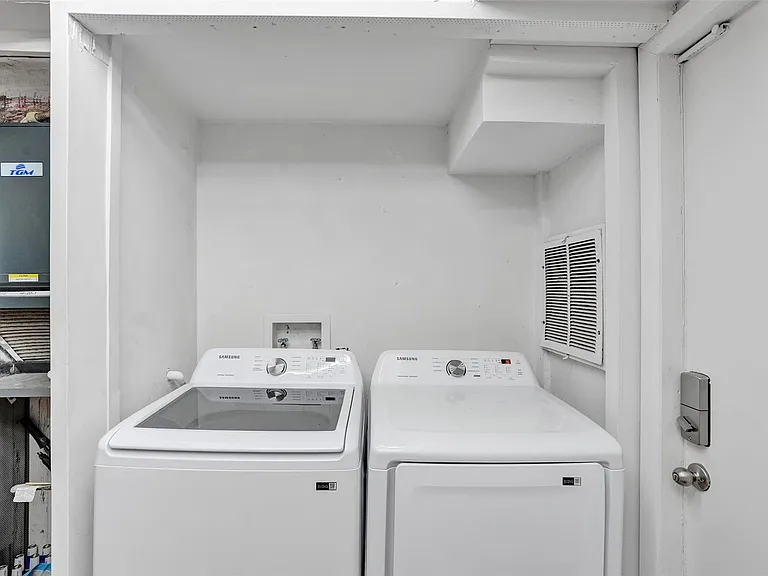 4240 NW 21st Ave #1 — Photo 8
