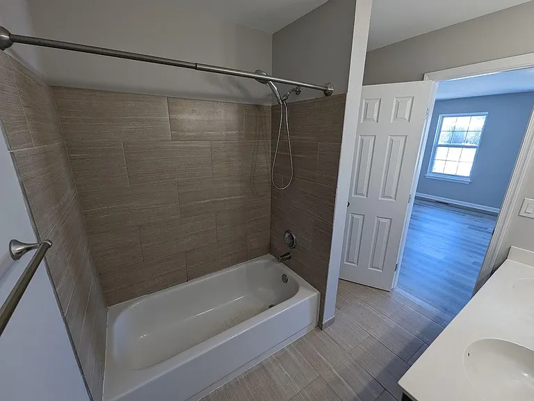 5861 Riverside Dr — Photo 10