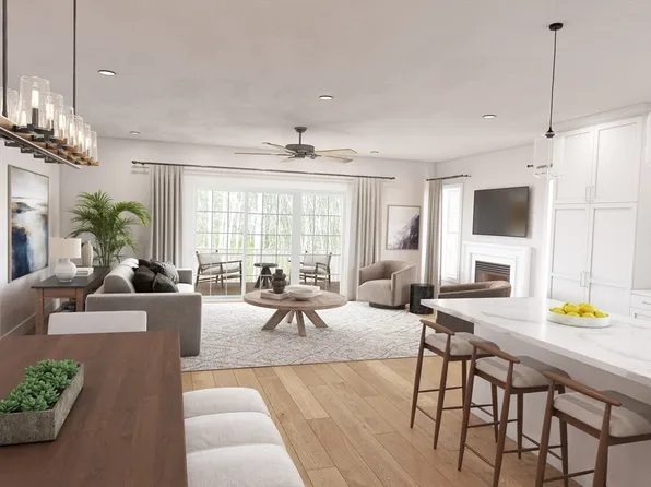 12 Chickadee Way #26, Upton, MA 01568