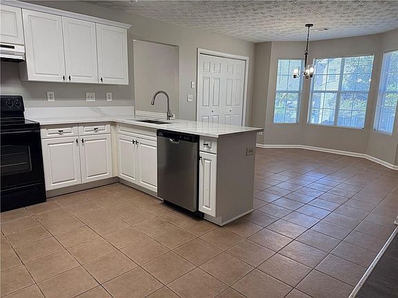 3rd image of 6424 Castle Court Way
