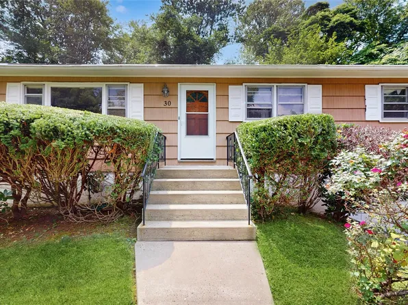 30 Paul Court, Pearl River, NY 10965