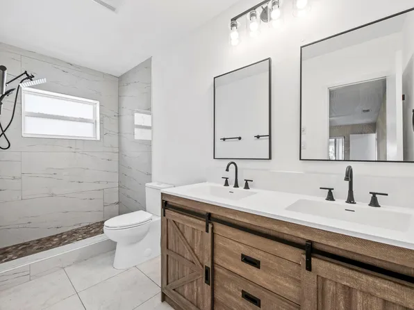 9203 NW 71st Street, Tamarac, FL 33321