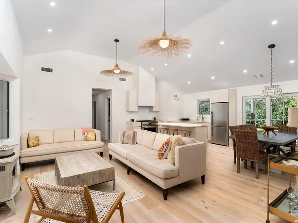 28 Alanson Lane, Hampton Bays, NY 11946