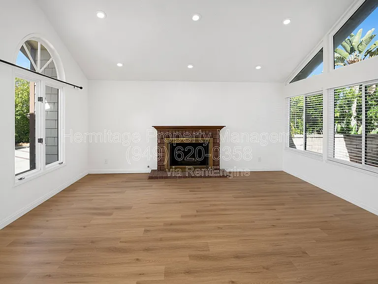 28142 Ambar — Photo 3