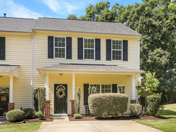 142 Cline Falls Dr, Holly Springs, NC 27540