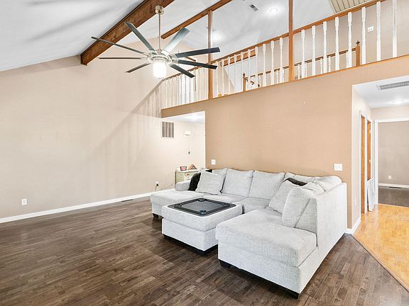 5th image of 2249 E Cragmont Street