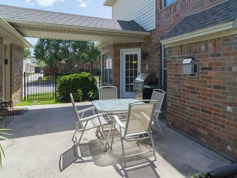 213 Longview Ct — Photo 25