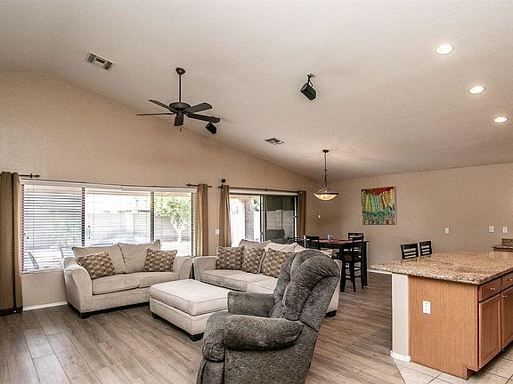 2nd image of 615 W Myrtle Dr