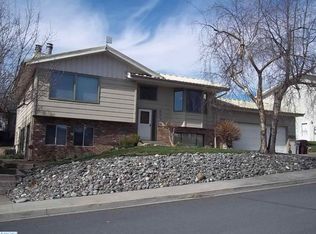 2305 NW Turner Dr, Pullman, WA 99163