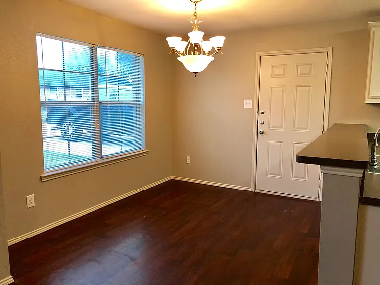 100 Leatherwood St — Photo 8