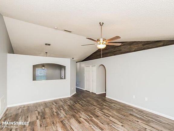 4th image of 3042 Tazewell Ave SE