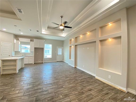 4th image of 708 W Stevenson Ave