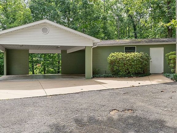 4th image of 15029 Carmen Dr