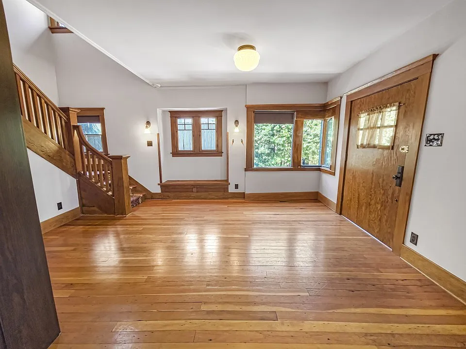 4 bed, 1756 sqft, $6,945 — Photo 4