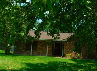 63 Oleander Ct, Lake Jackson, TX 77566
