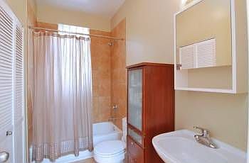 1st image of 1510 W Cornelia Ave #3