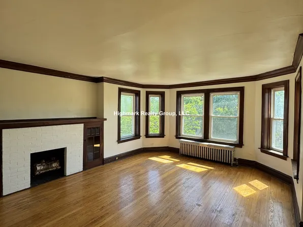 8105 Keating Ave #2A, Skokie, IL 60076