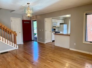 9 Mayfair Ct, Ipswich, MA 01938