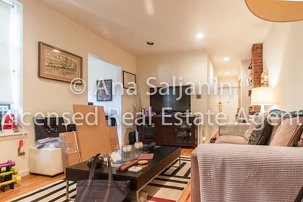 Rented by Citi Zone Realty | media 7