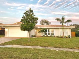 10481 Imperial Point Dr E, Largo, FL 33774
