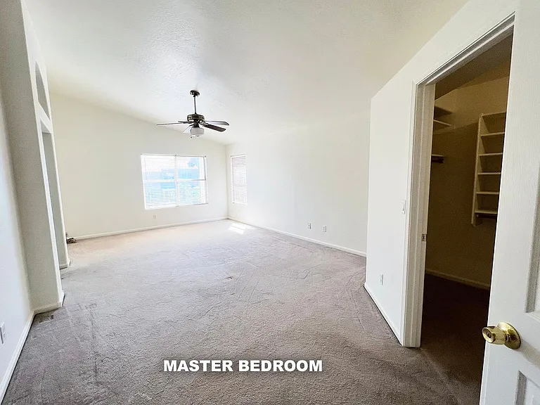 4851 W Oakland St — Photo 16
