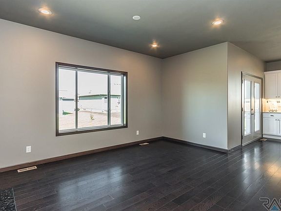 5th image of 5313 S Breezeway Ave