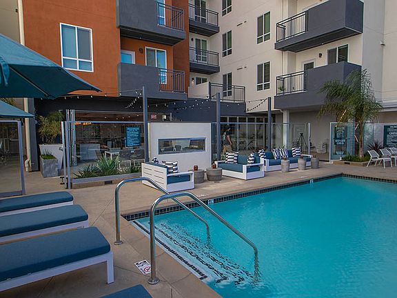 5th image of 21425 Vanowen St #219