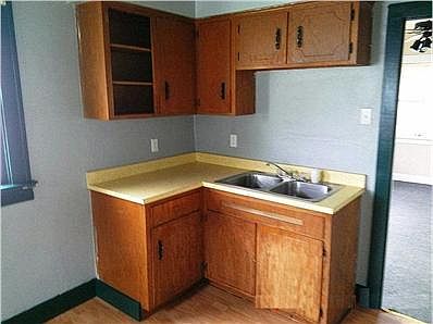 5th image of 724 22nd Ave