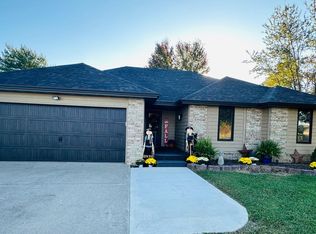384 N Nicholas Rd, Nixa, MO 65714
