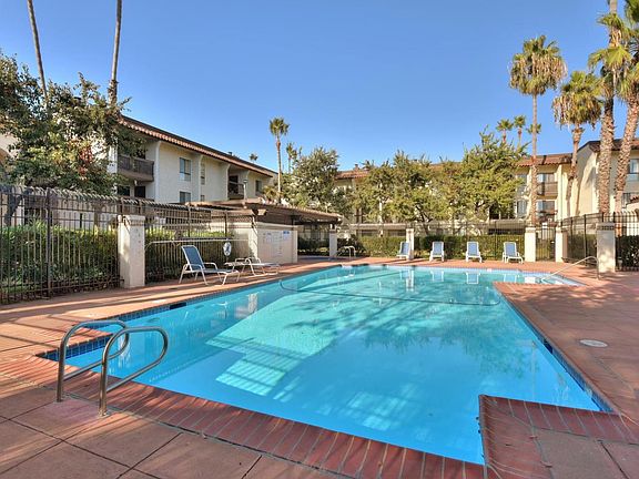 4th image of 39865 Cedar Blvd Unit 228